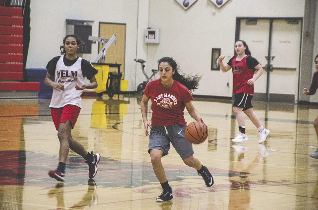 191128.sports.yelmgirlsbasketball.er2.jpg